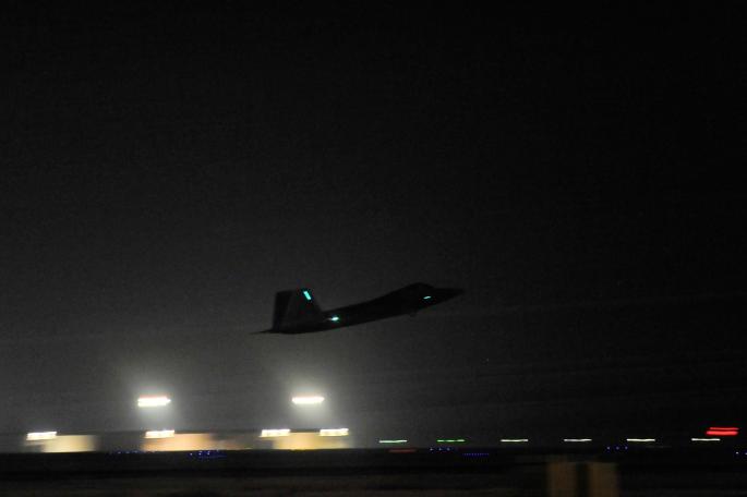F-22 raptor poleÄe u napad na poloÅ¾aje ISIL-a