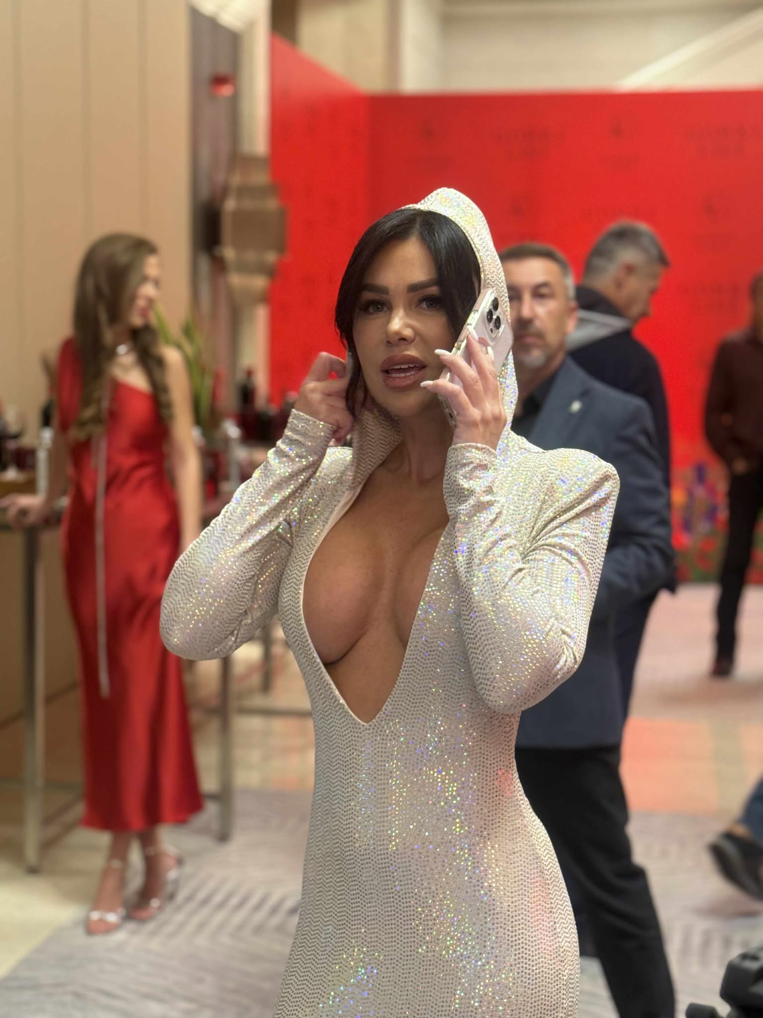 Uzela najveći honorar u istoriji srpskog rijalitija, a evo koliko je Stanija platila haljinu koju je nosila sinoć kada je ušla u "Elitu 9"