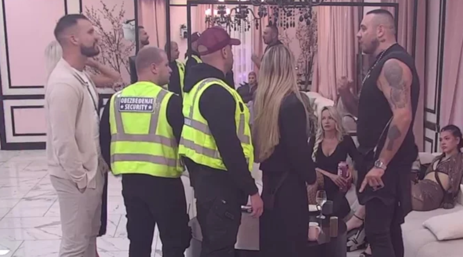 Žestok sukob Marka Osmakčića i Cara, Bela kuća se tresla - reagovalo i obezbeđenje! Udario Caru na najvrednije, nije ga štedeo