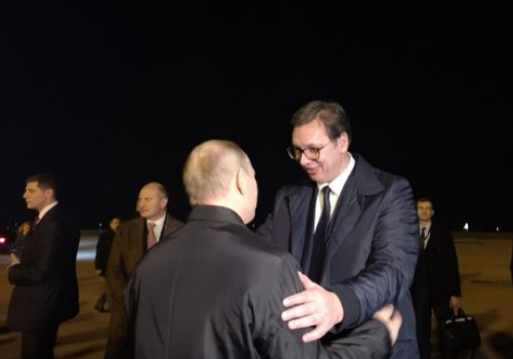 Predsednik Vučić ispratio Putina do aviona