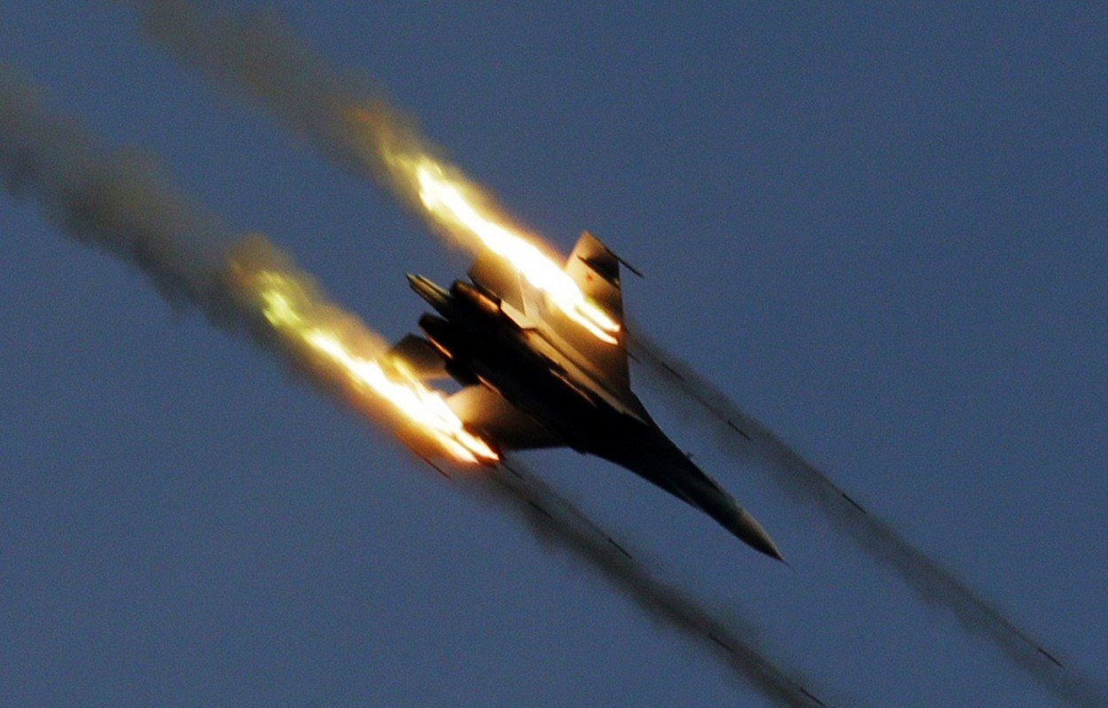 Россия атакует ракетами. Су-34 пуск ракеты. Су-27 в Сирии. Су-35 пуски ракет. Су 25 пуск ракет.
