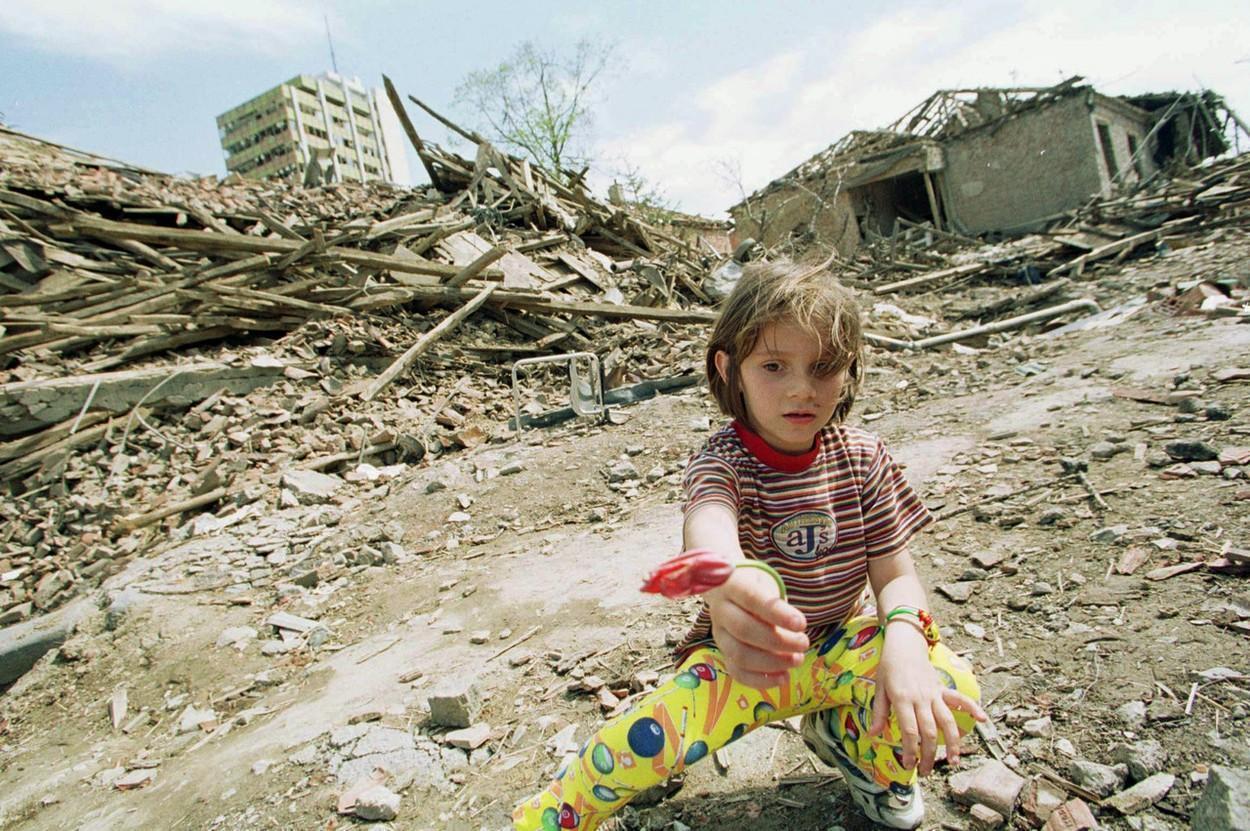Дети 1999 года. Бомбёжка Белграда 1999. Сербия бомбардировки НАТО 1999.