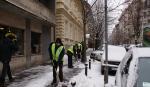 Radnici parking servisa čiste ulice