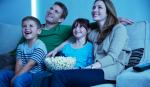 Porodica gleda film