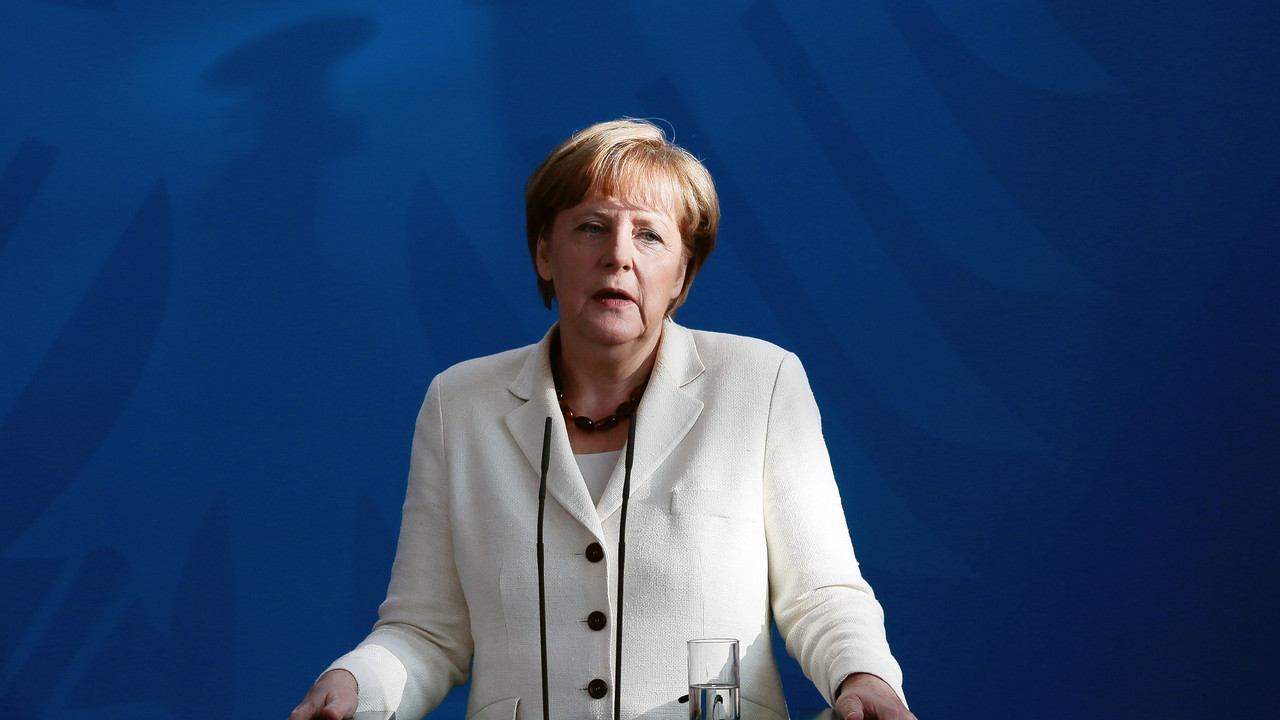 Angela Merkel za govornicom