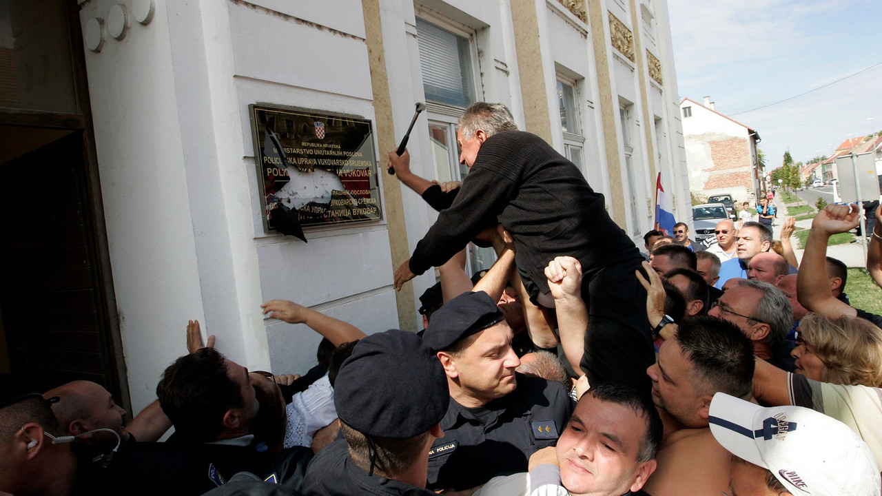 Progon ćirilice u Vukovaru