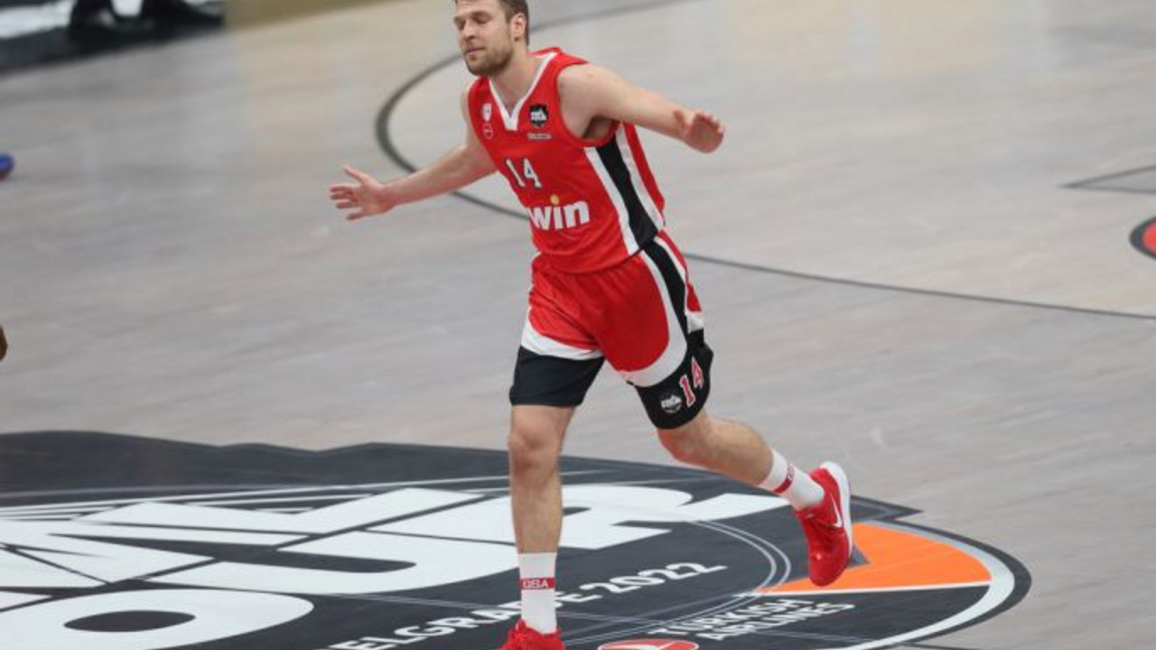 Saša Vezenkov