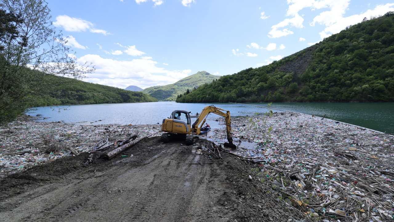 PRISTUPNI MOL ZA ČISTIJE POTPEĆKO JEZERO