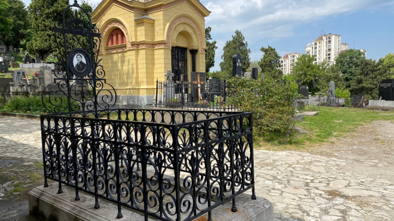 Grob Dimitrija Davidovića