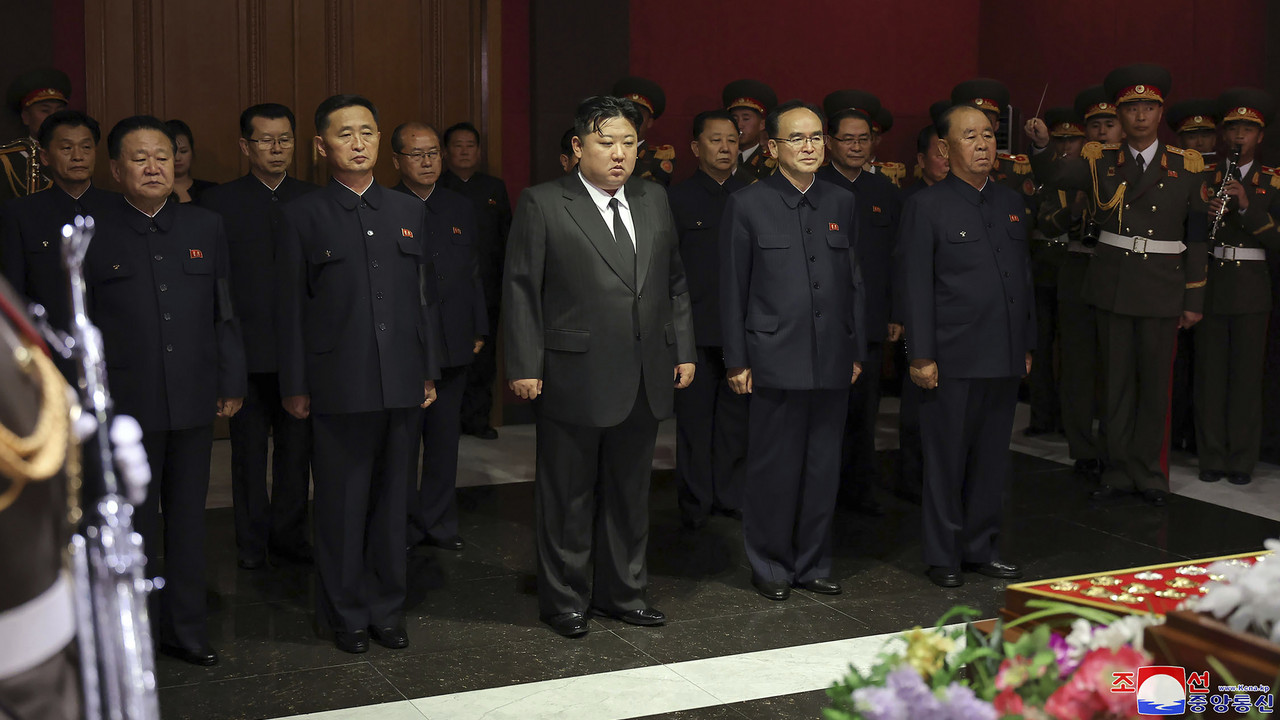 Kim Džong udao odao počast Kim Ki Namu