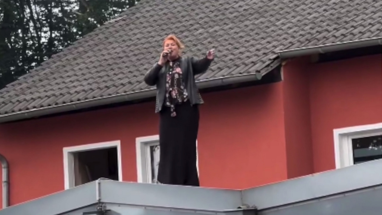 Ćana na krovu