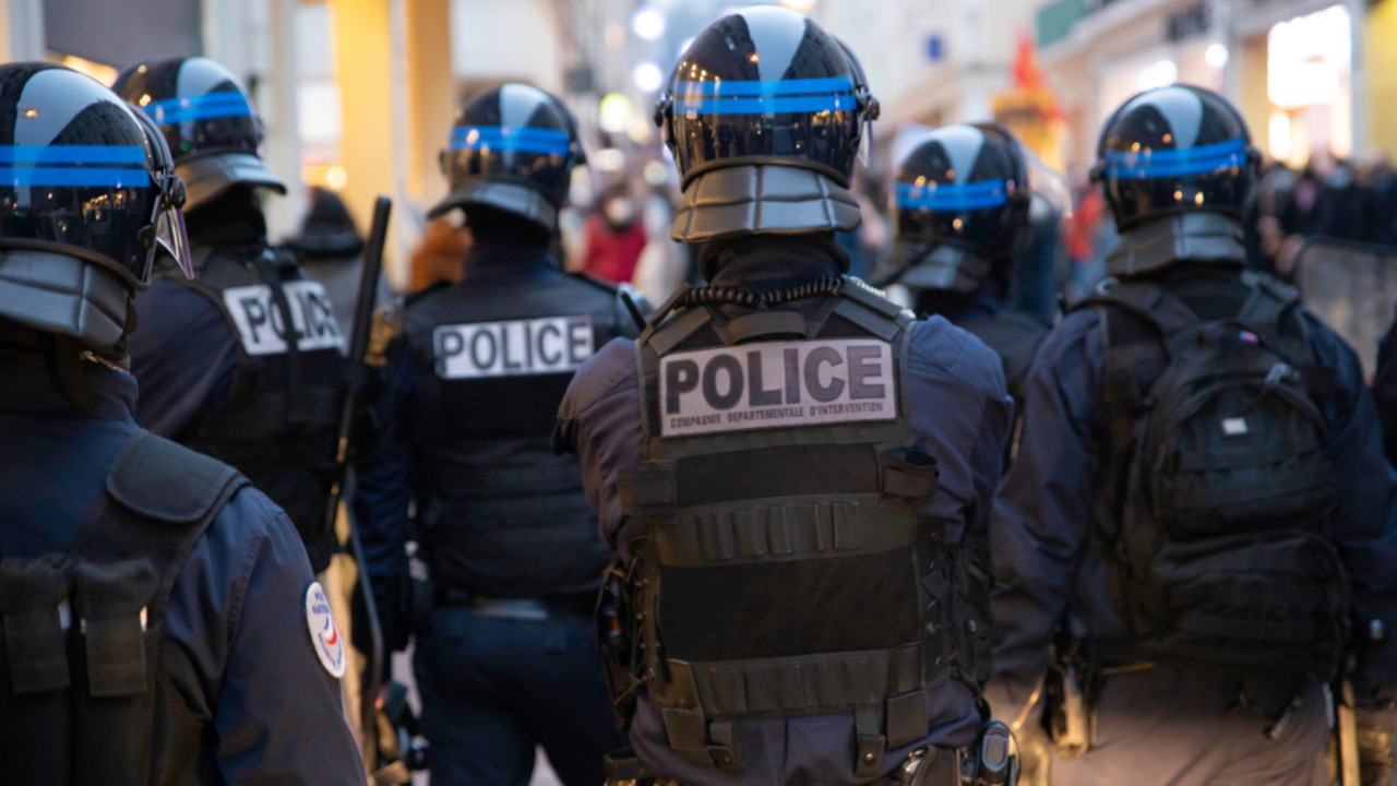 Policija