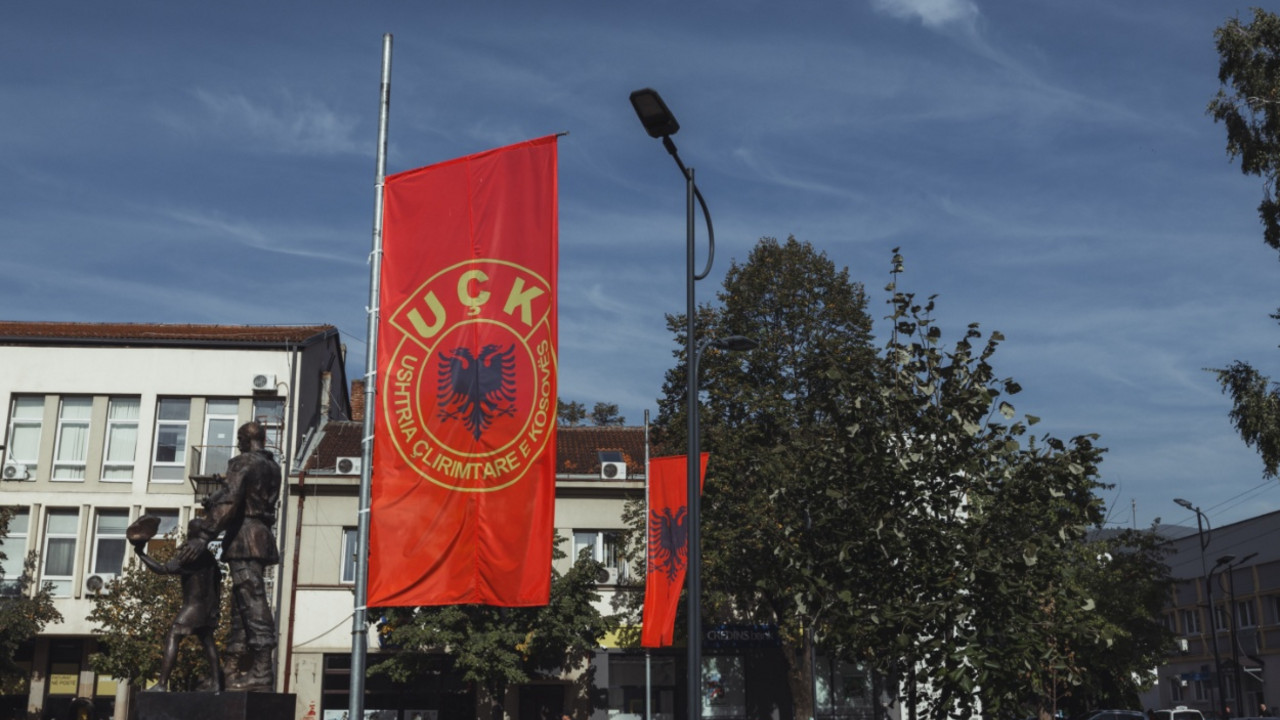 Zastava zločinačke tzv. OVK u Peći