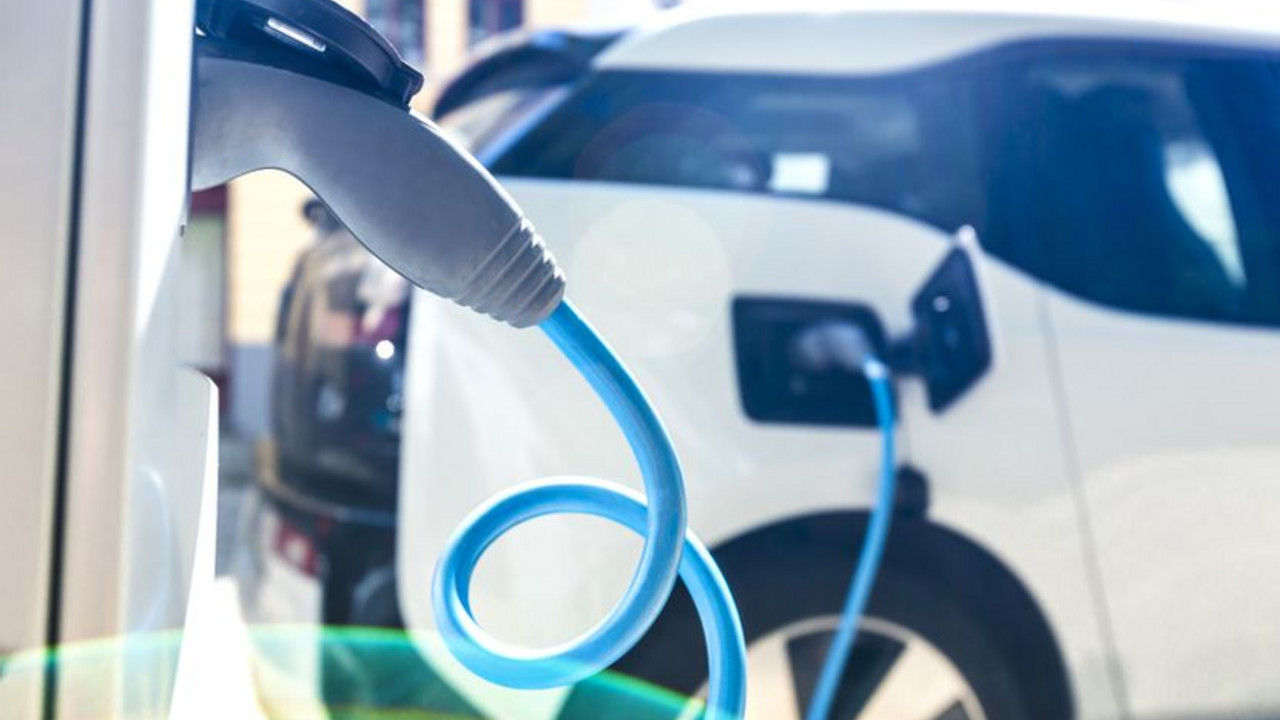 električni automobil