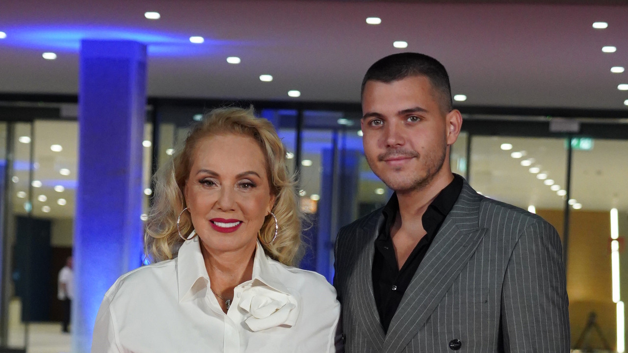 Lepa Brena, Viktor Živojinović