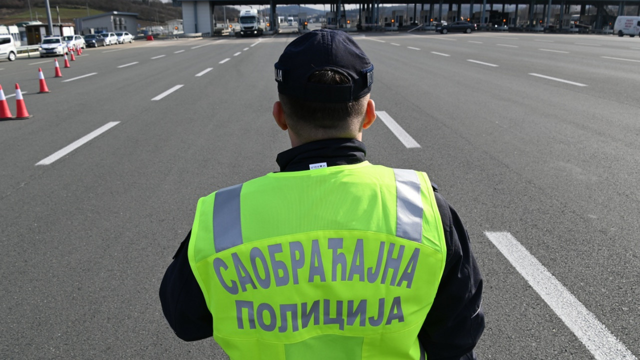 Pripadnik saobraćajne policije