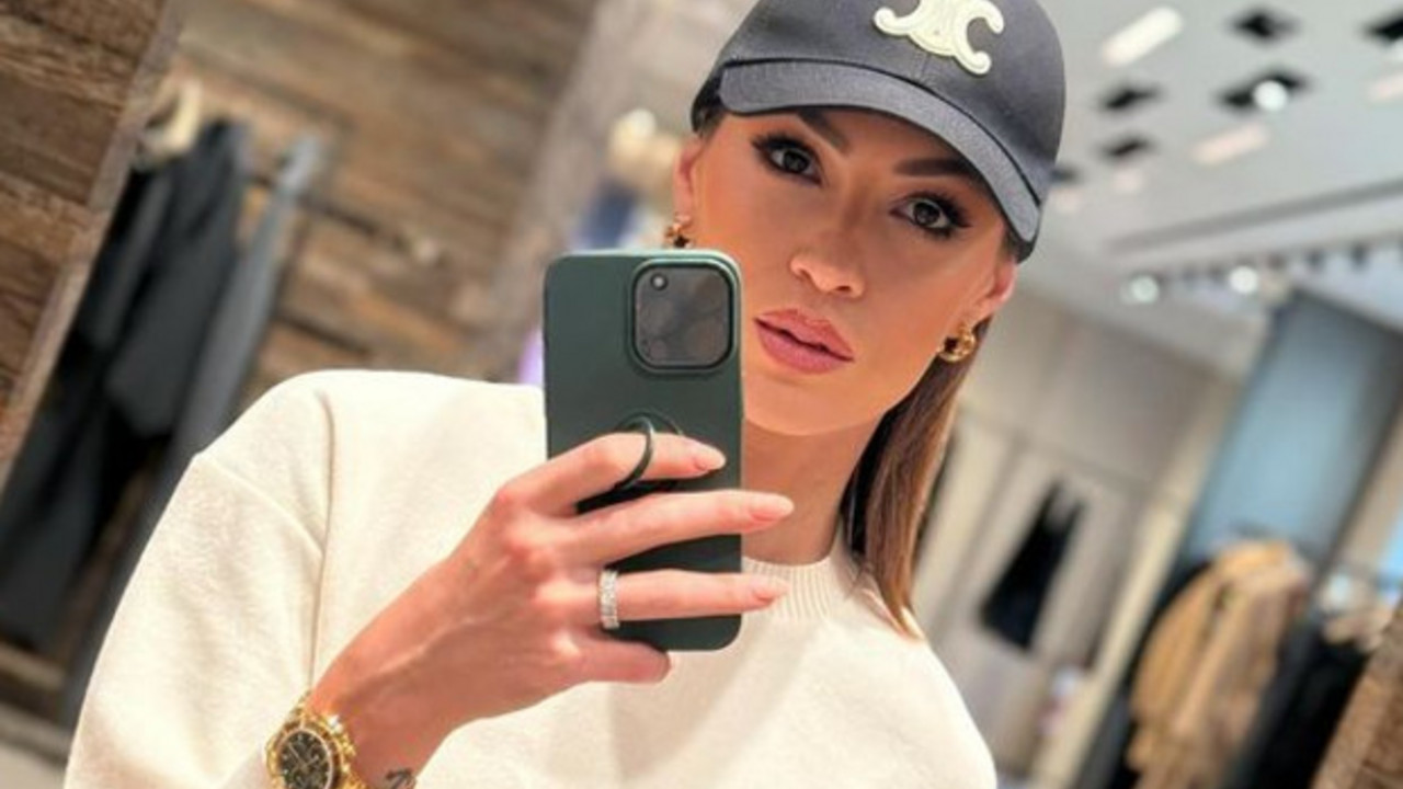 Dora Panteli