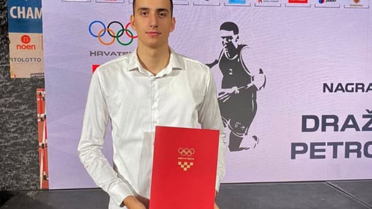 Matej Mandić