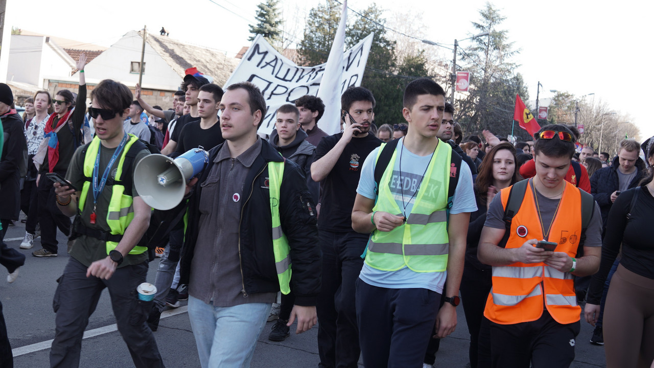 Studenti u šetnji do Novog Sada