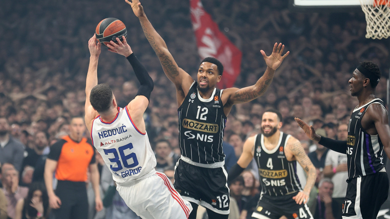 Sterling Braun faulira Nedovića u završnici derbija