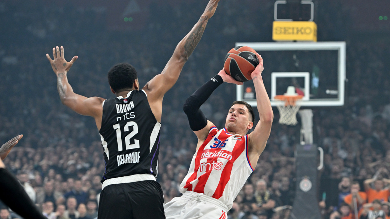 Sterling Braun faulira Nedovića u završnici derbija