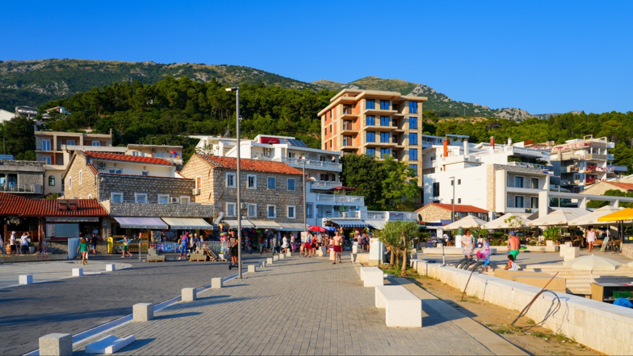 Sutomore