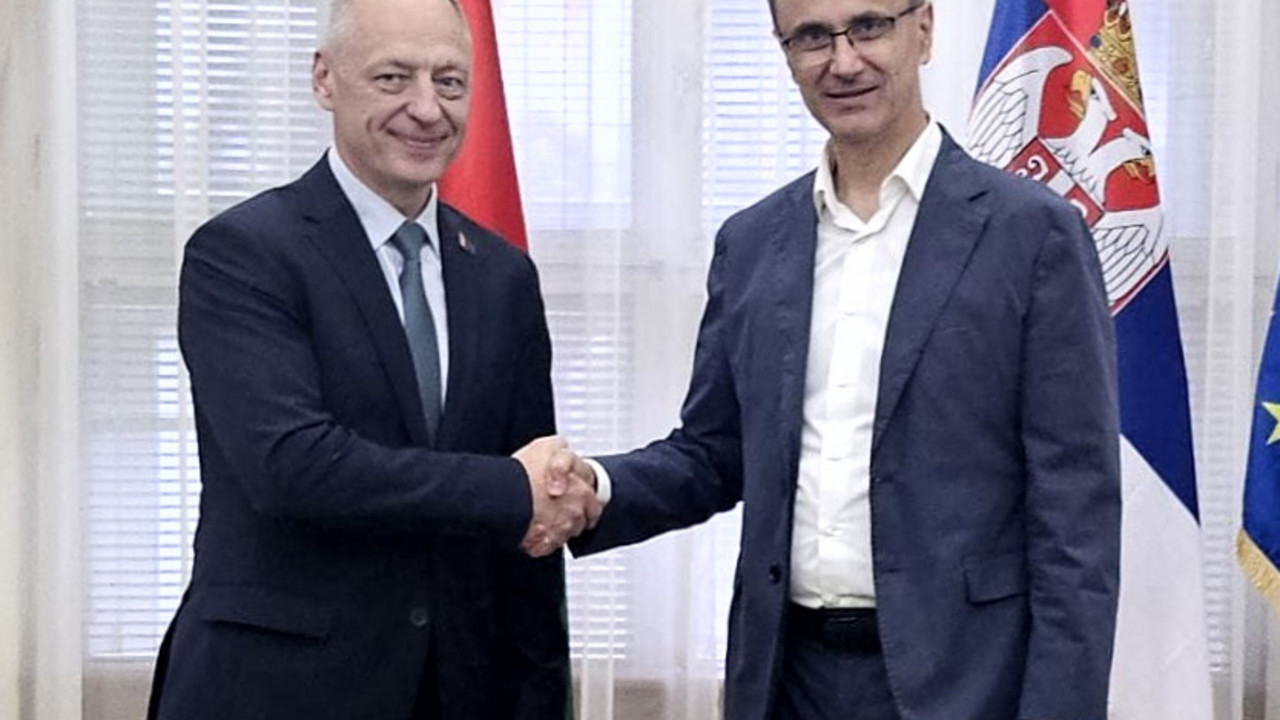 Macut i Ministar Karpovič