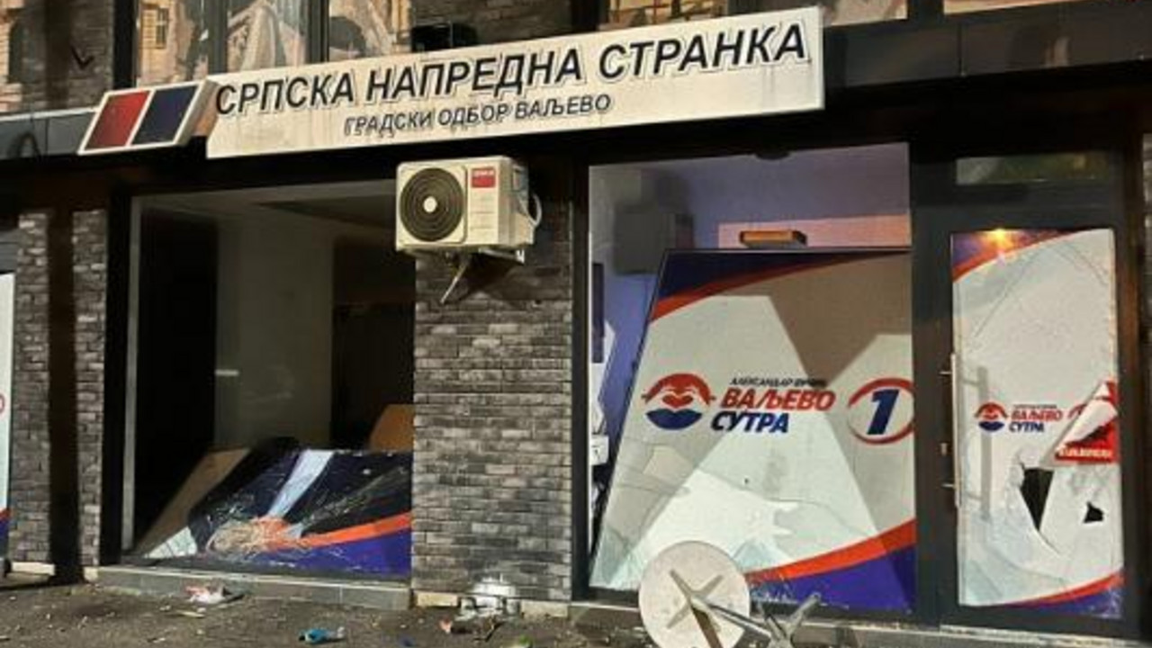 Napad na SNS u Valjevu
