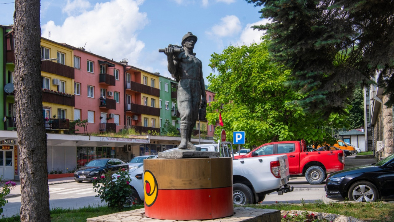 Statua posvećena rudarima u Majdanpeku