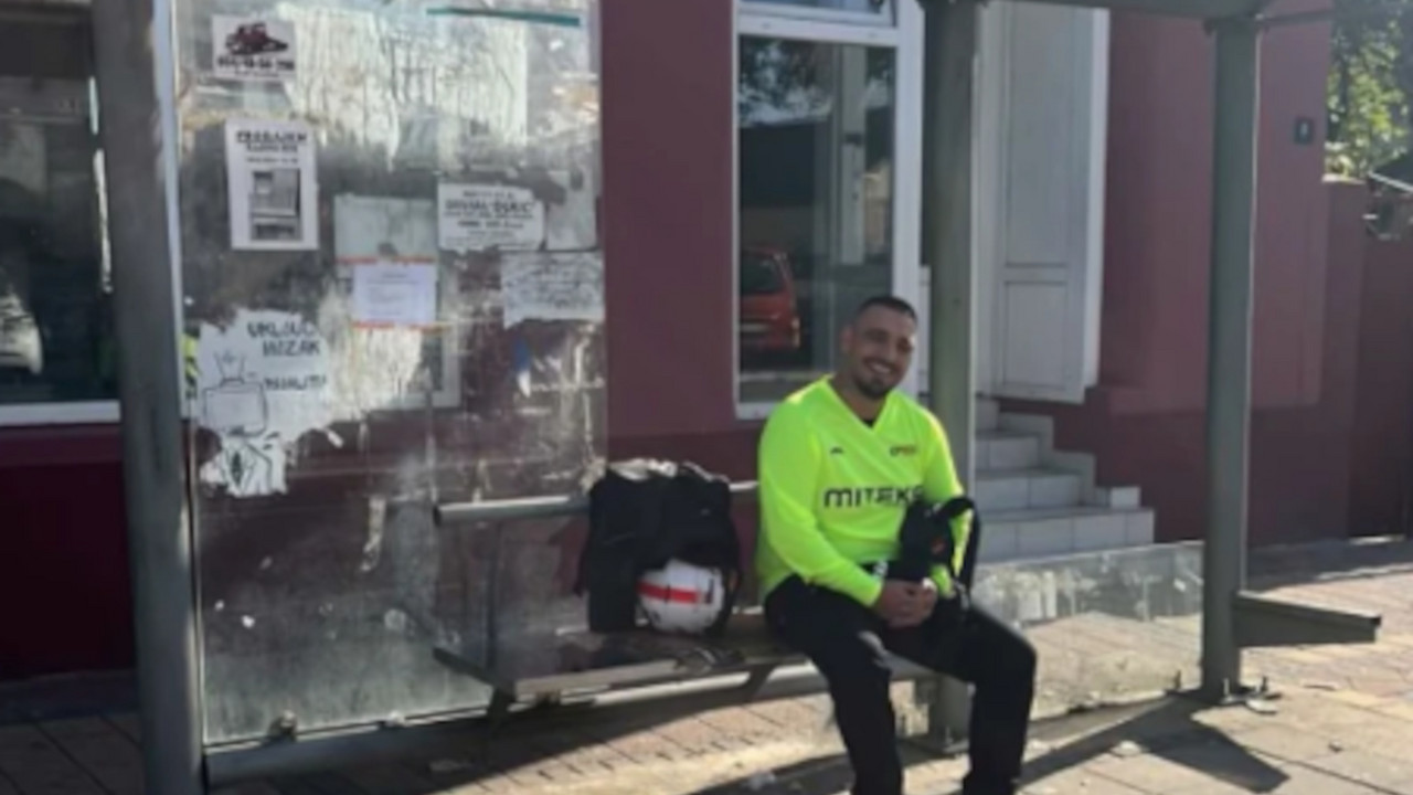 Darko čeka autobus