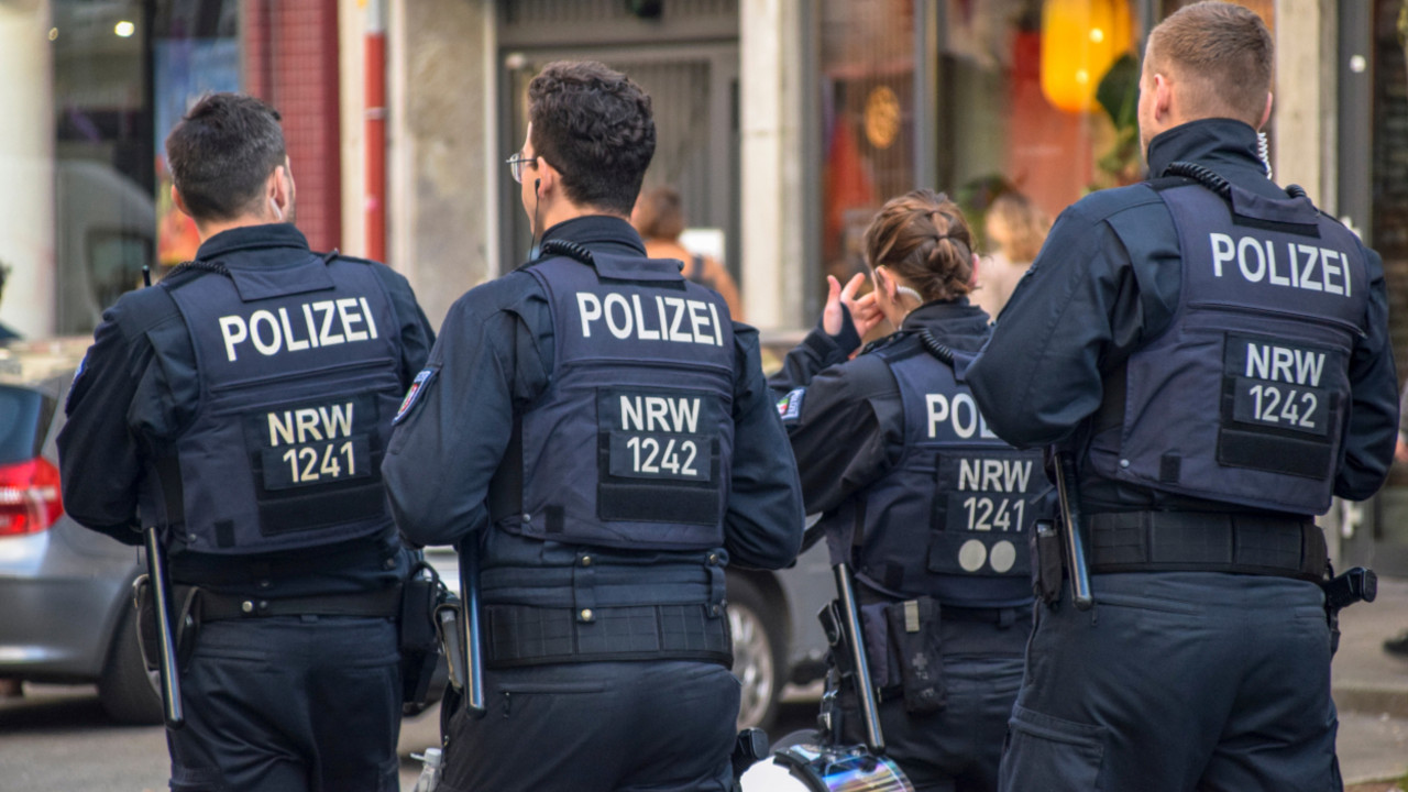 Policija