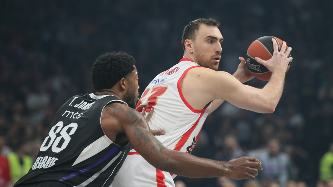 Tajrik Džons i Nikola Milutinov