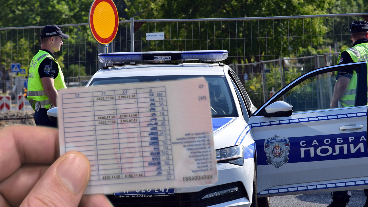 Saobraćajna policija provera vozačkih dozvola