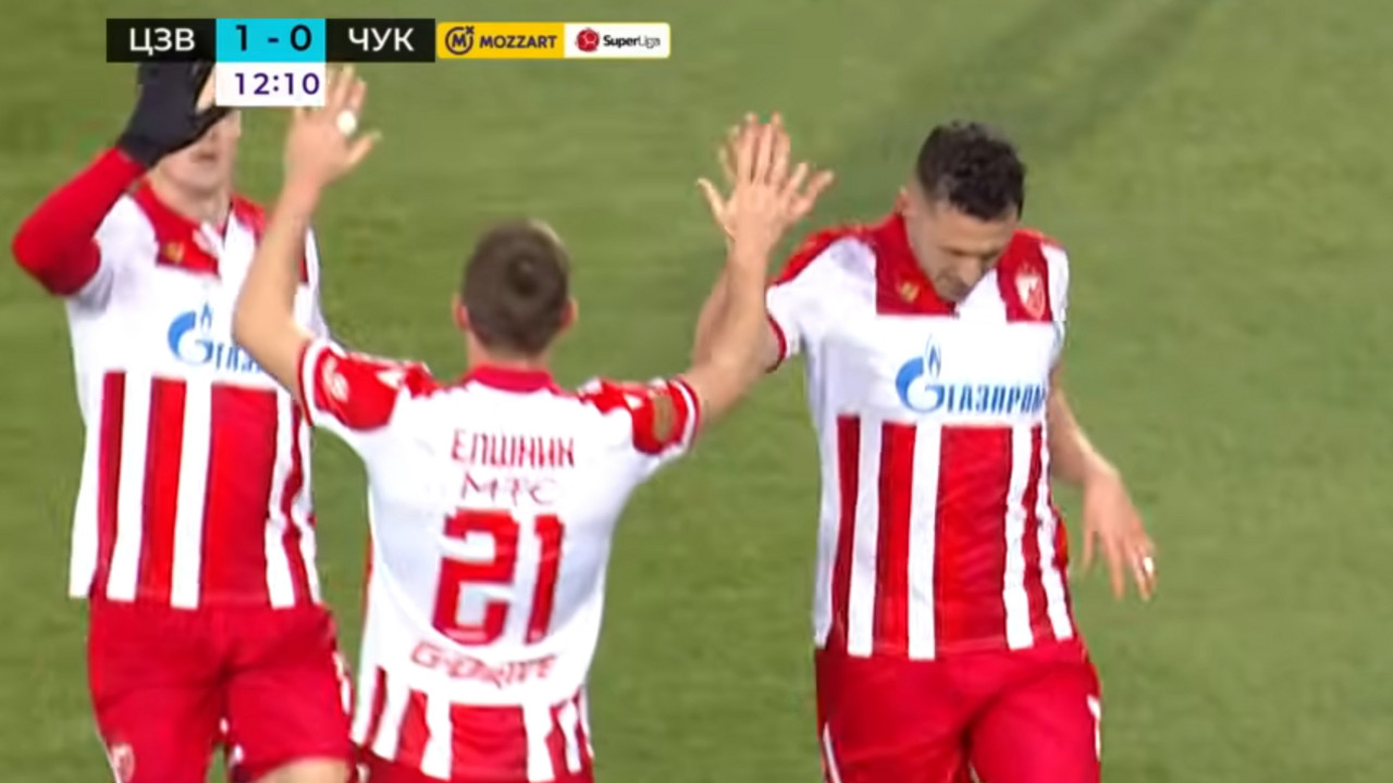 Fudbaleri Crvene zvezde proslavljaju pogodak