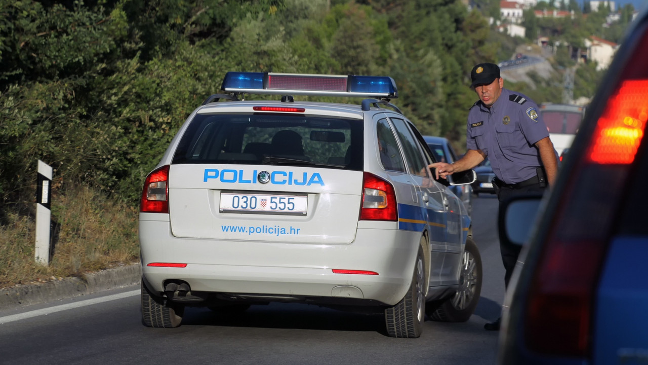 Policija