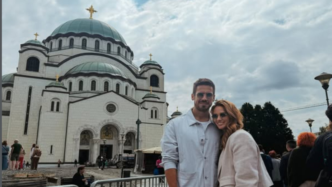 Nikola Rokvić i Bojana Barović ispred Hrama Svetog Save