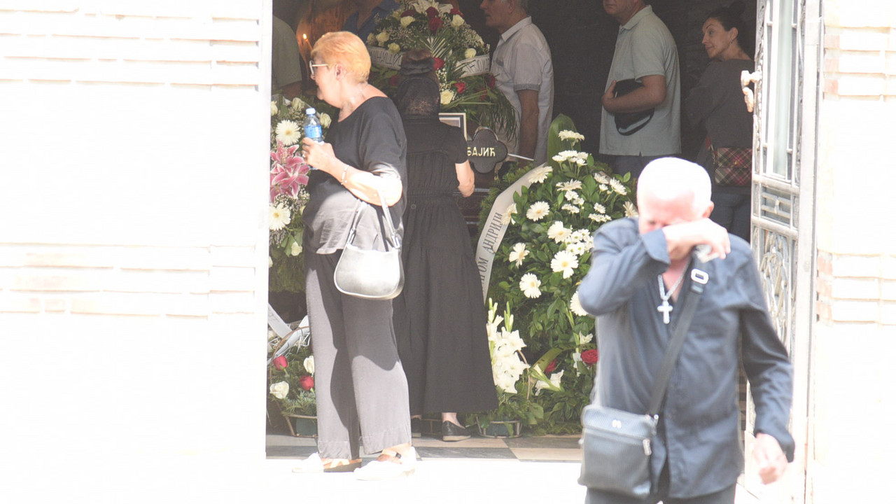 Era Ojdanić - Sahrana Andrije Bajića