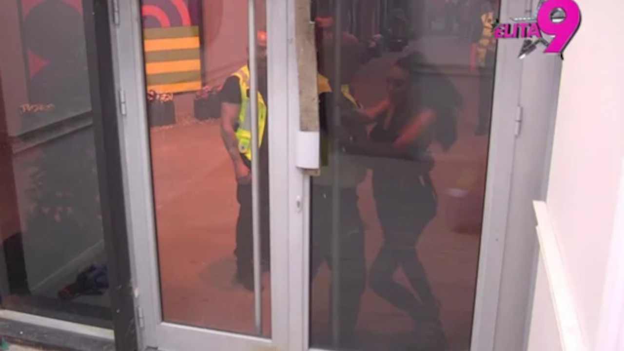 Maja pokušava da provali u hotel