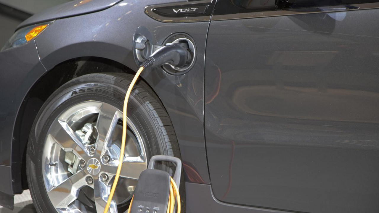 Električni automobil