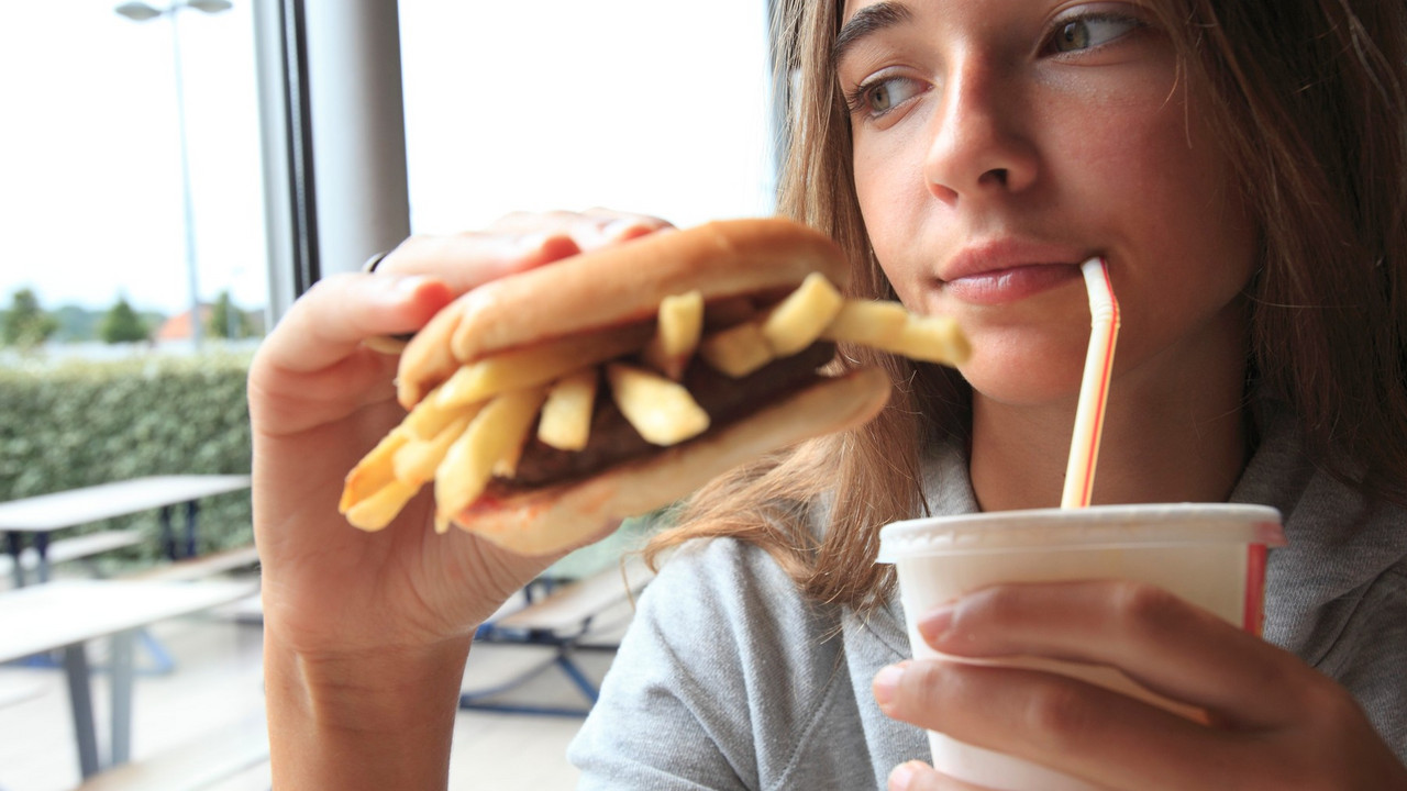 Dete jede hamburger