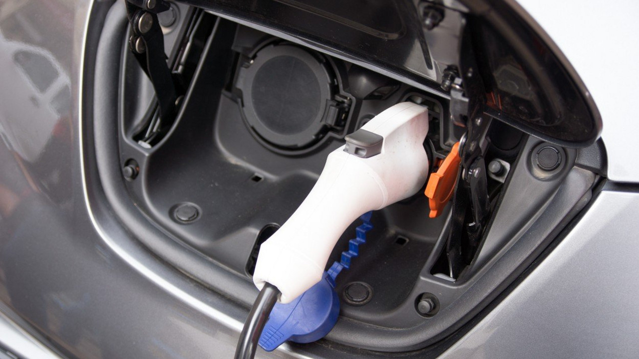 električni automobil
