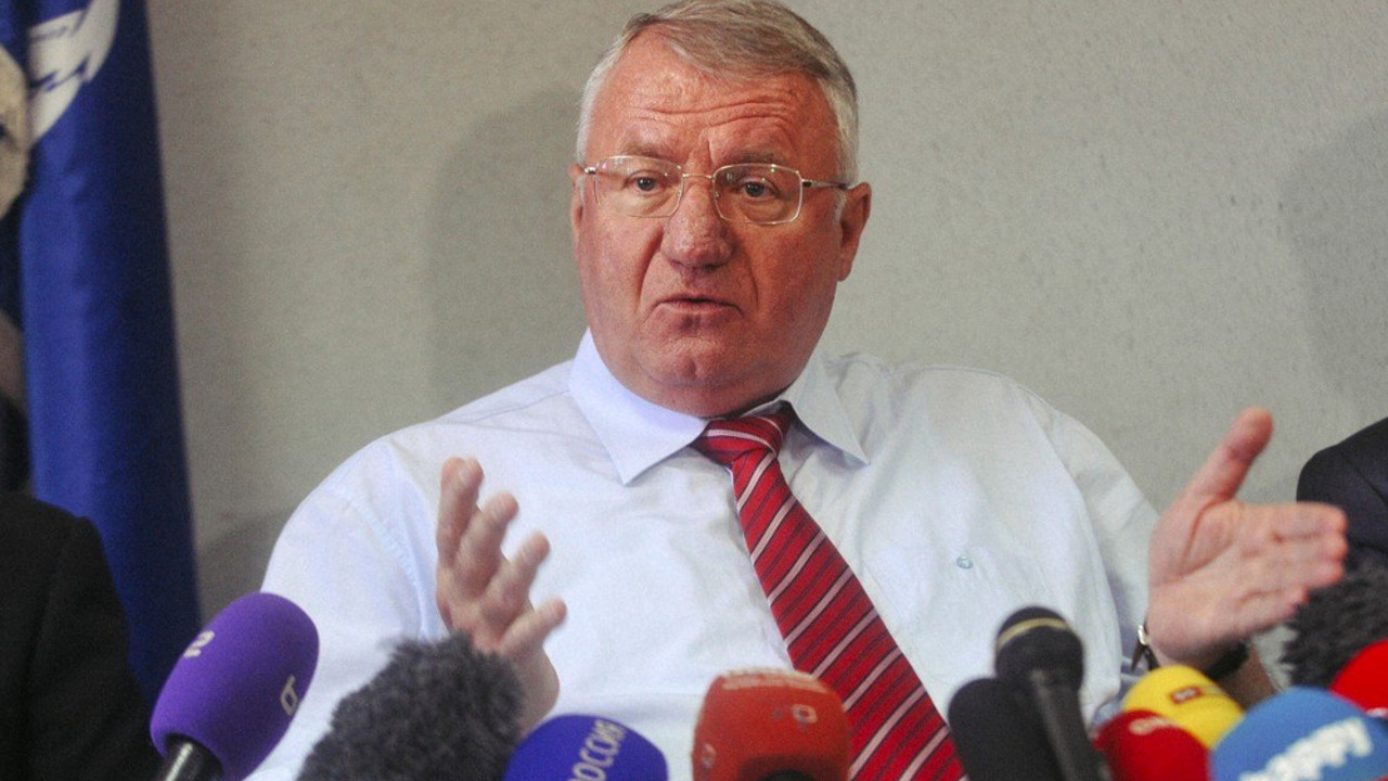 Vojislav Šešelj