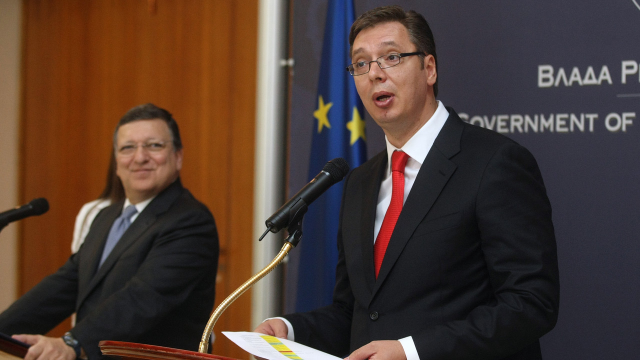 Aleksandar Vučić drži govor