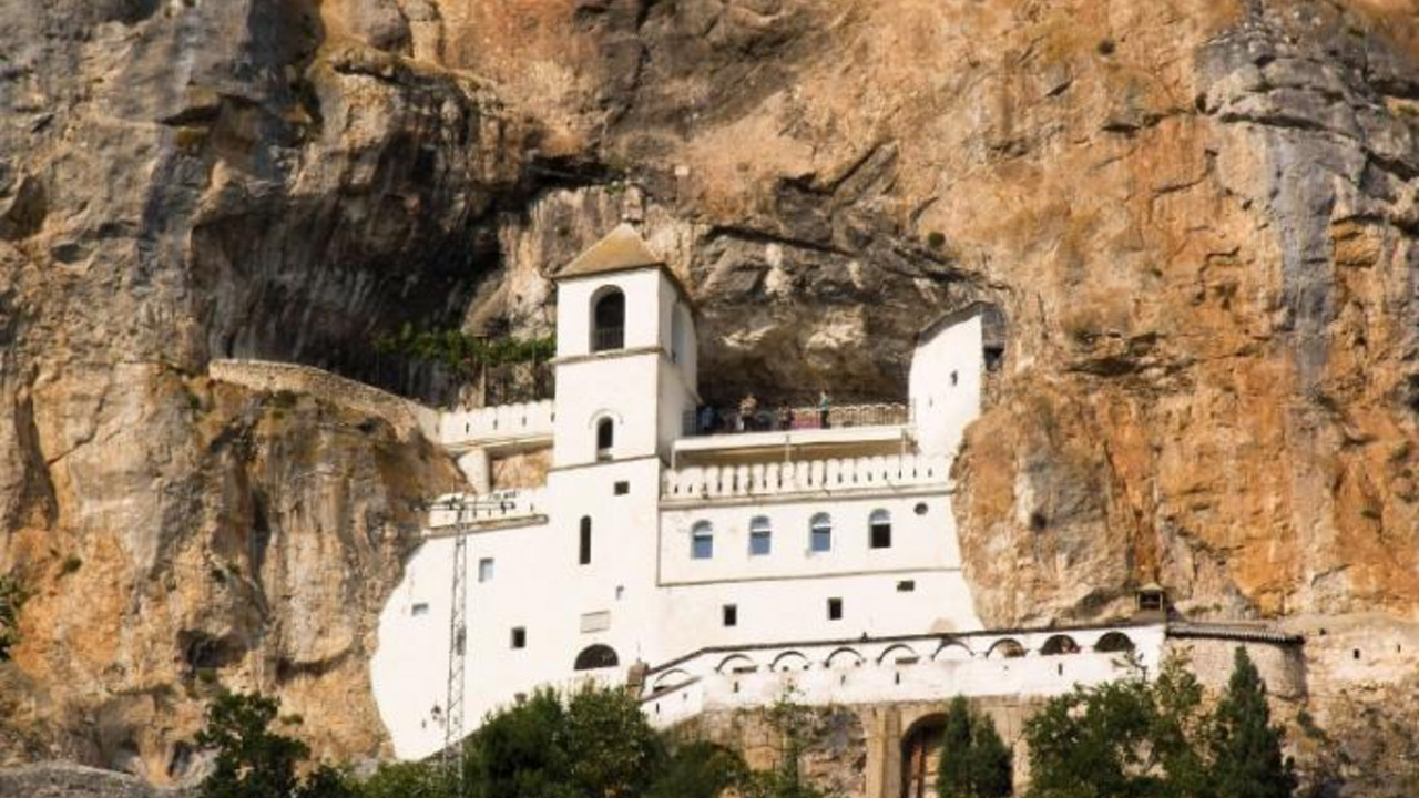 Manastir Ostrog