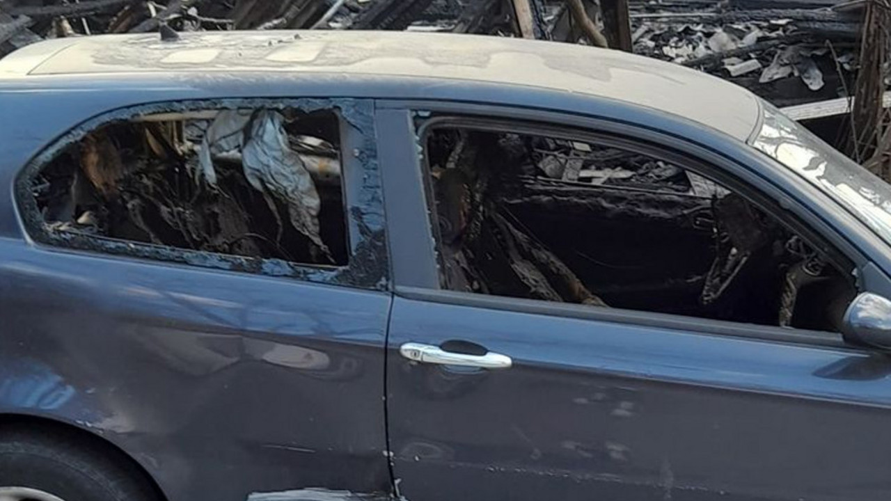 Automobil koji je izgoreo u požaru