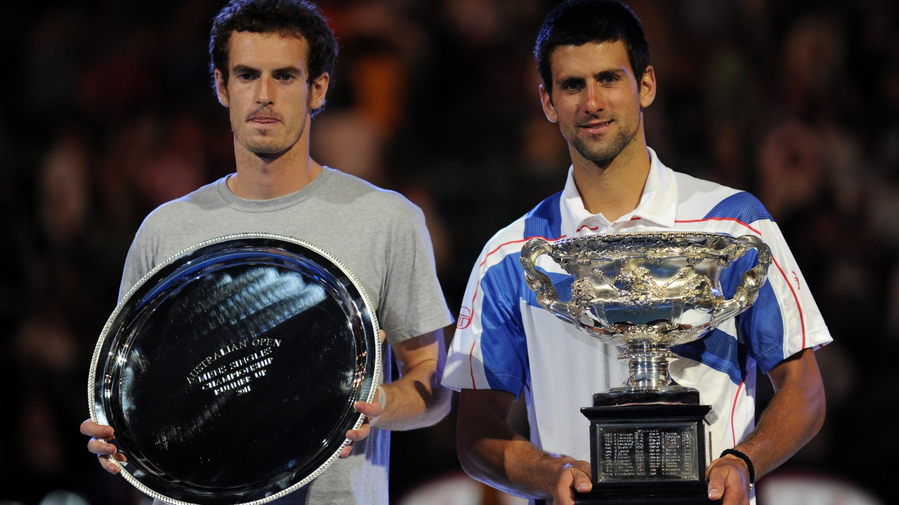 Endi Marej i Novak Đoković na ceremoniji dodele trofeja na Australijan Openu 2011. godine