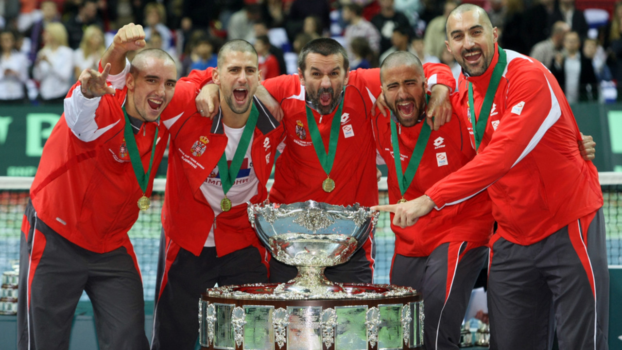 Dejvis kup reprezentacija Srbije slavi titulu 2010. godine