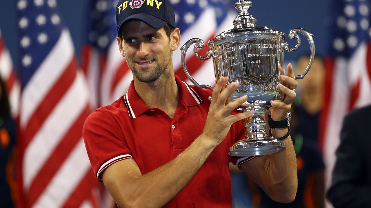 Novak Đoković sa peharom US Opena 2011. godine