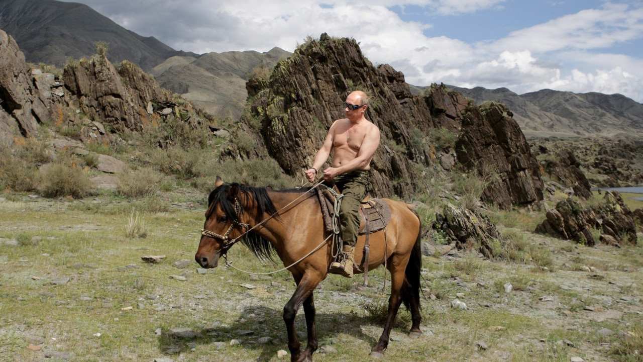 Vladimir Putin jaše konja na odmoru u Sibiru