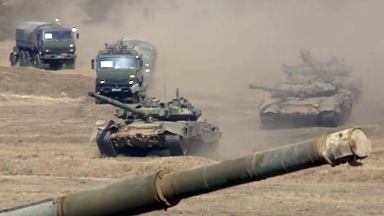Ruski tenkovi T-90 u pustinjskim uslovima